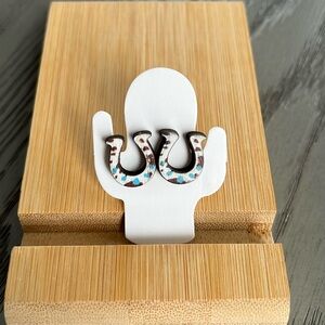 Brand new horse shoe earrings